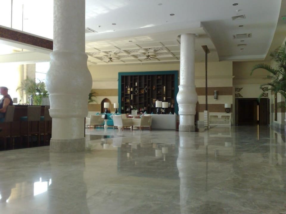 Bücherwand Paloma Pasha