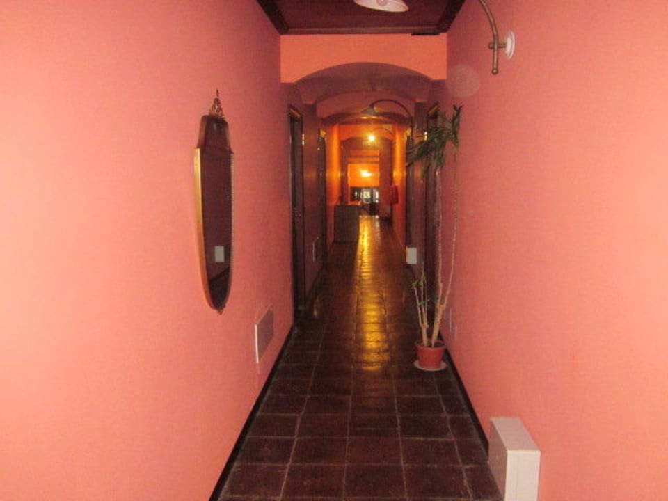Hotelflur Hotel Taloro