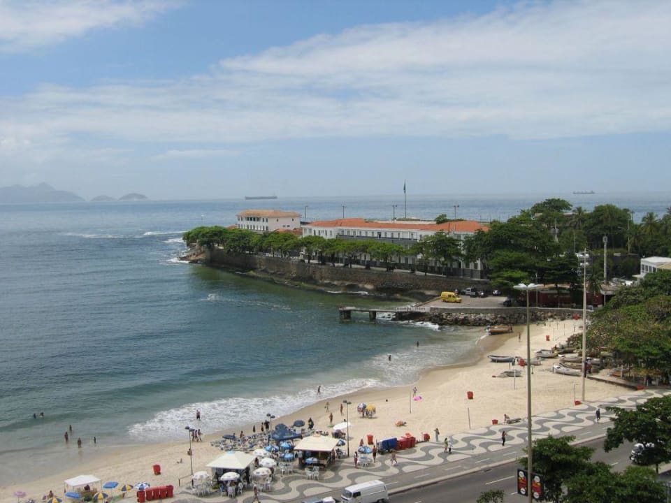 Blick von der Dachterrasse Orla Copacabana Hotel