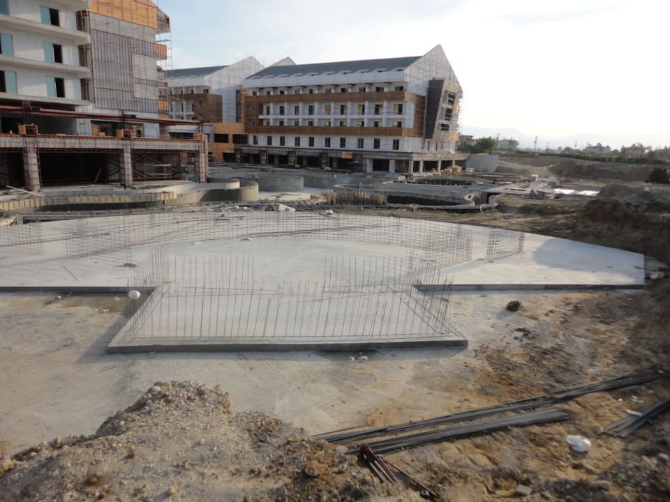 Bodenplatte A.-Theater  30.4.13 Terrace Elite Resort