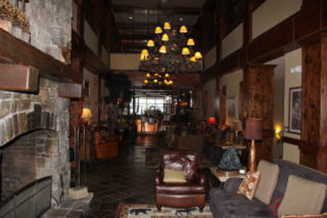 Lobby Hotel Lodge at Whitefish Lake
