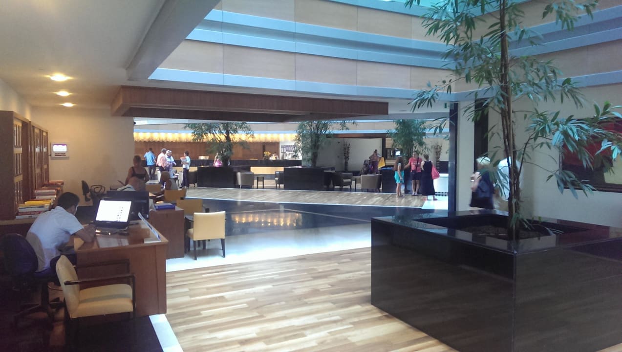 Lobby  Royal Wings Hotel