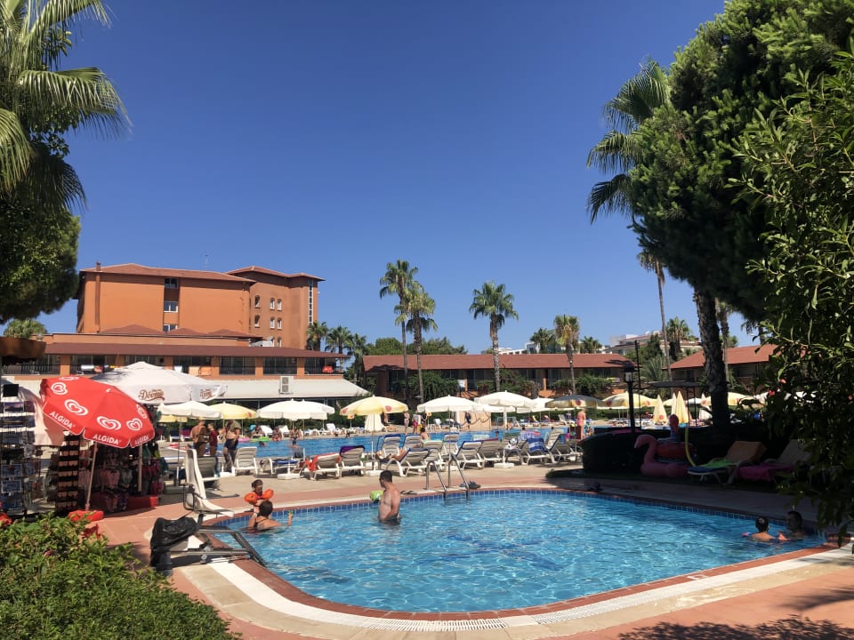 Pool Club Turtas Beach Hotel