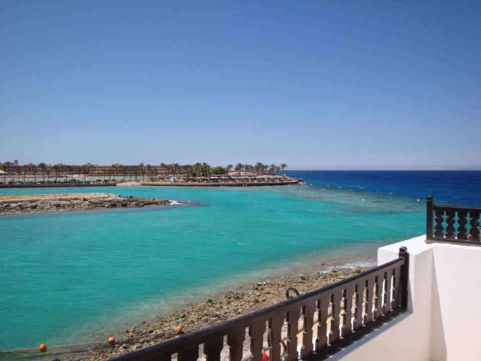 Blick vom Balkon aufs offene Meer Arabella Azur Resort