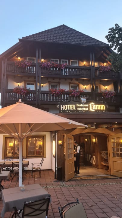 Außenansicht Hotel Lamm - Mitteltal