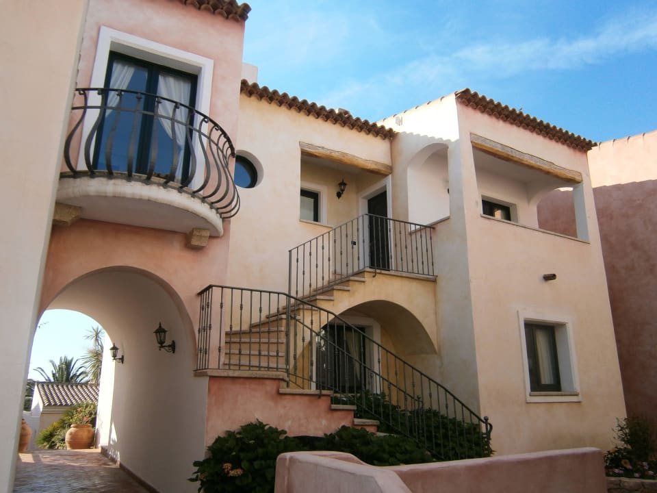 Die Hotelanlage Hotel La Rocca Resort & Spa