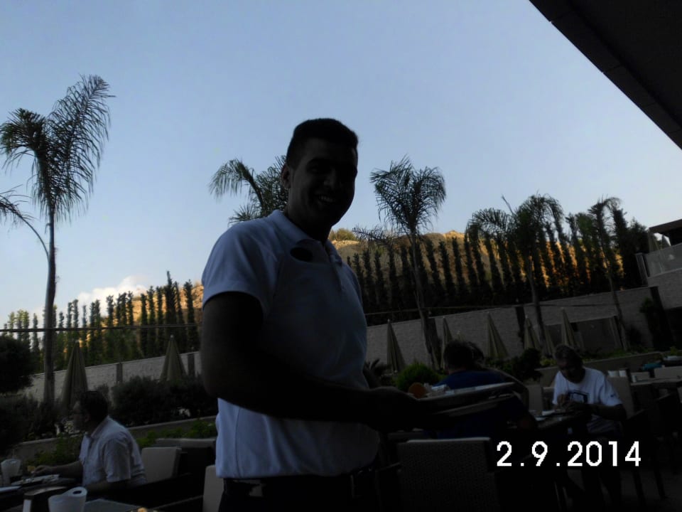 Ein netter Kellner Michell Hotel & Spa