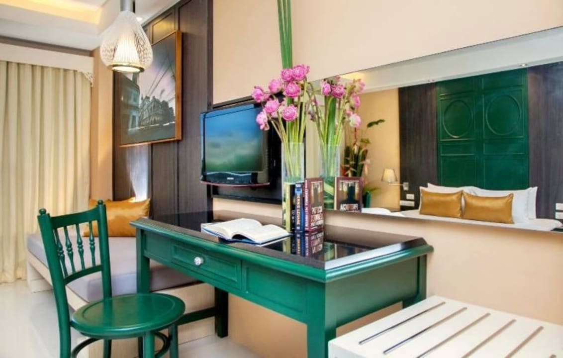 Deluxe Sino Room The Old Phuket - Karon Beach Resort