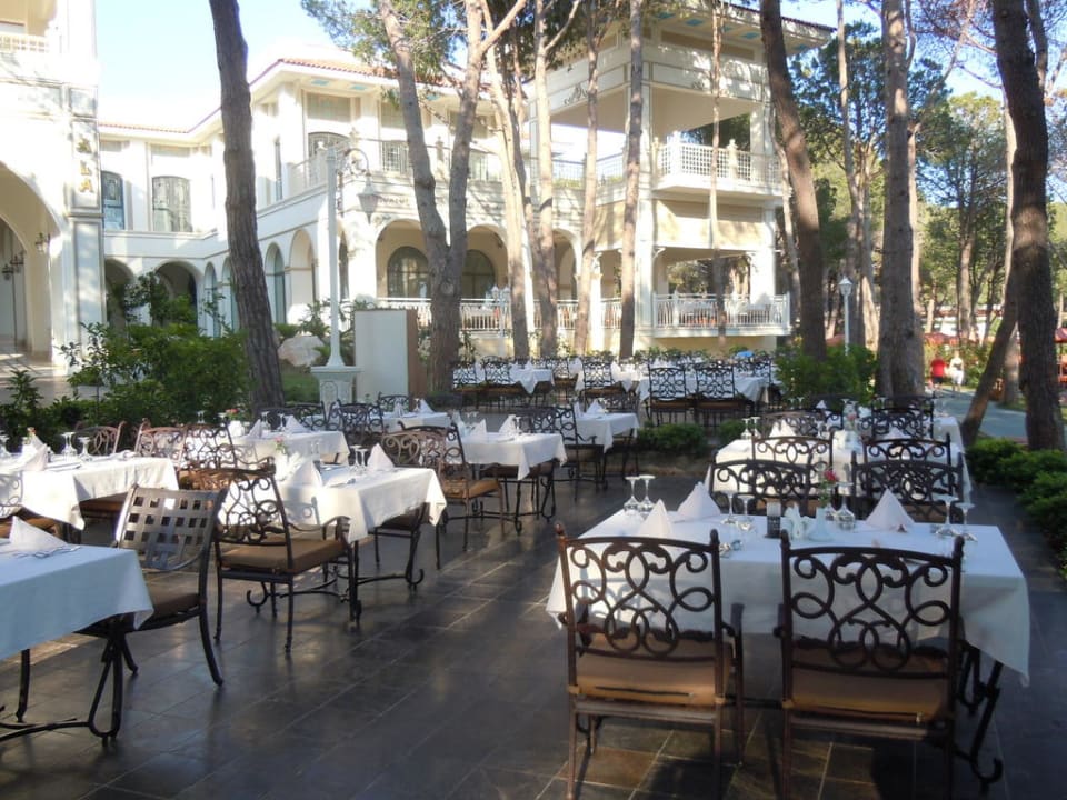 Aussenbereich des Hauptrestaurants Ali Bey Resort Sorgun