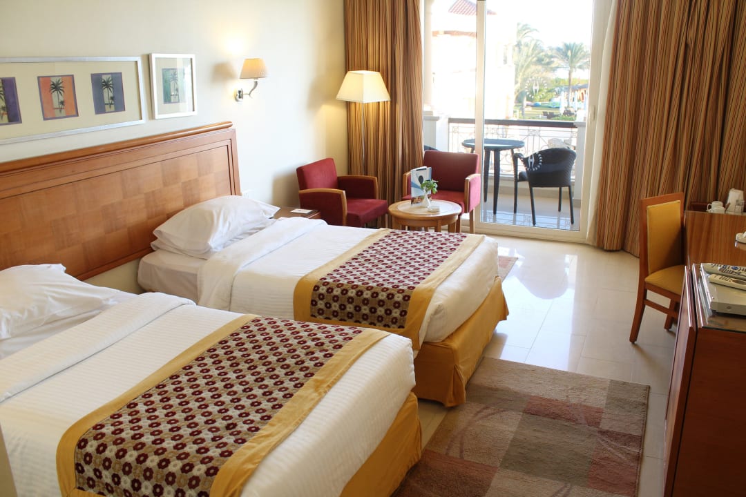 Royal Club Room Pool & Sea View Helnan Marina Sharm Hotel