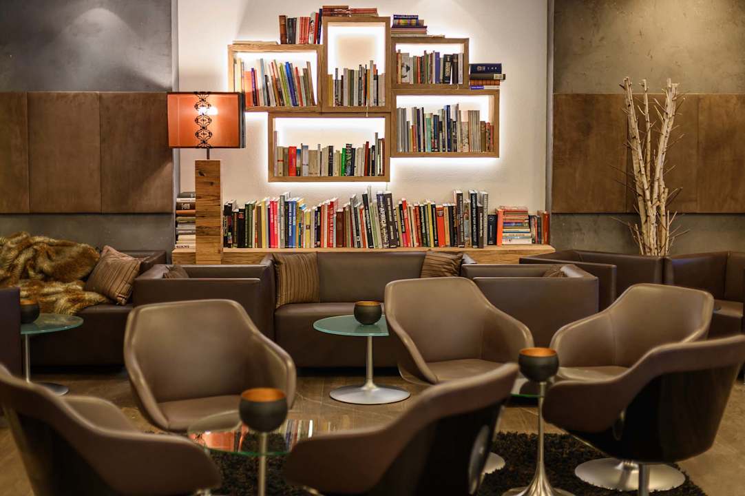 Lobby AlpenParks Hotel & Apartment Taxacher