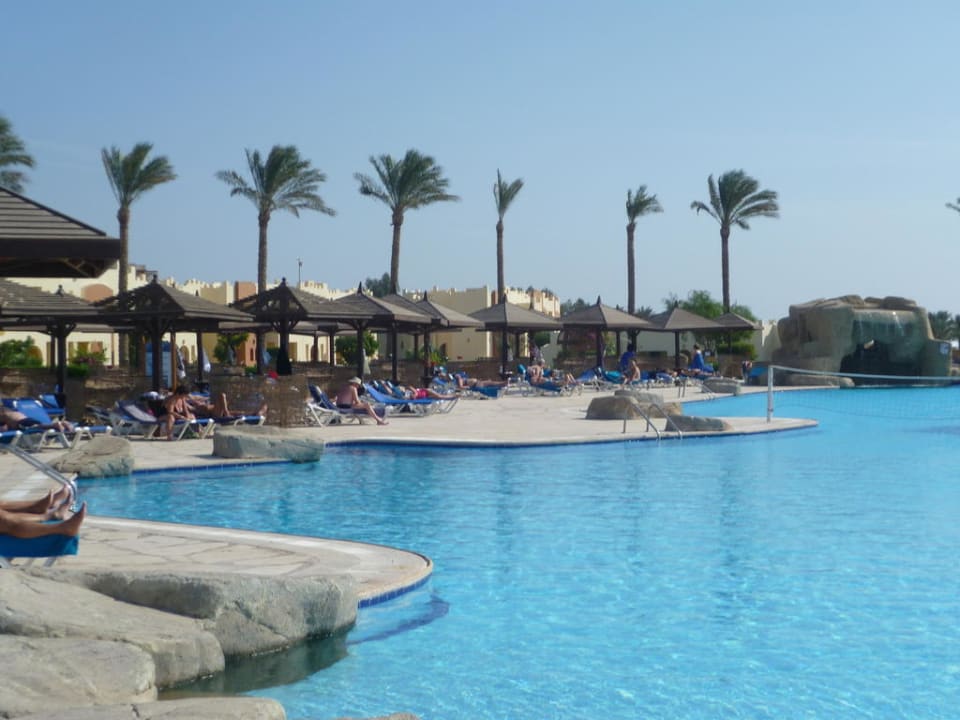 Ruhe vor dem Sturm? SUNRISE Royal Makadi Resort