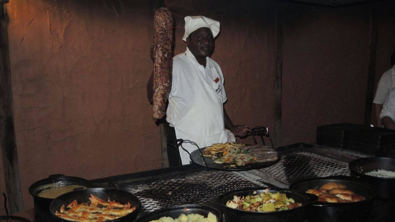 Abendbüffet Mount Etjo Safari Lodge