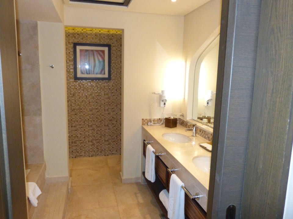 Großes Bad Salalah Rotana Resort