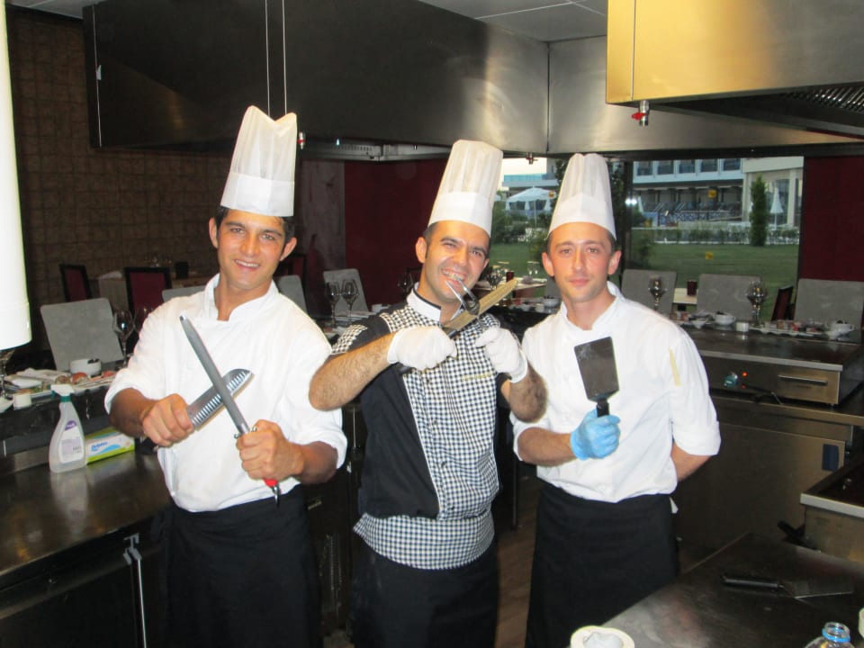 Die Jungs von Mai - Thai. Sensationelle Kochshow ! TUI MAGIC LIFE Jacaranda