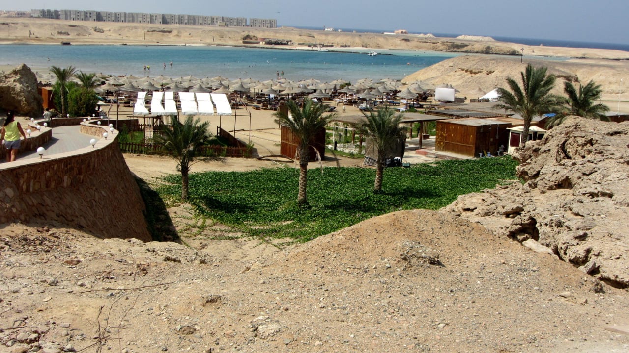 Bucht mit eigenem Sandstrad und Restaurant SUNRISE Cardina Resort