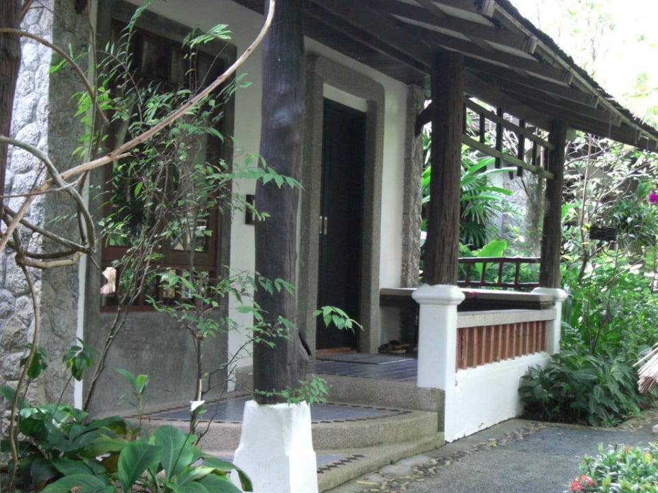Unser Bungalow-Eingang Bangtao Beach Chalet