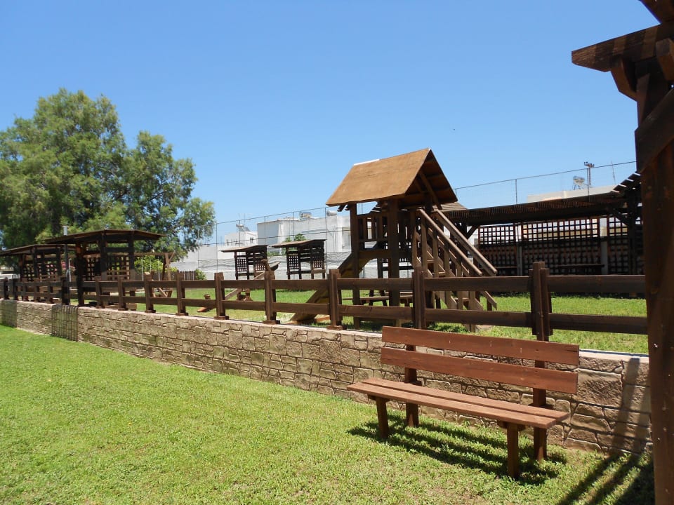 Quer durch die Hotelanlage Hotel Gaia Village