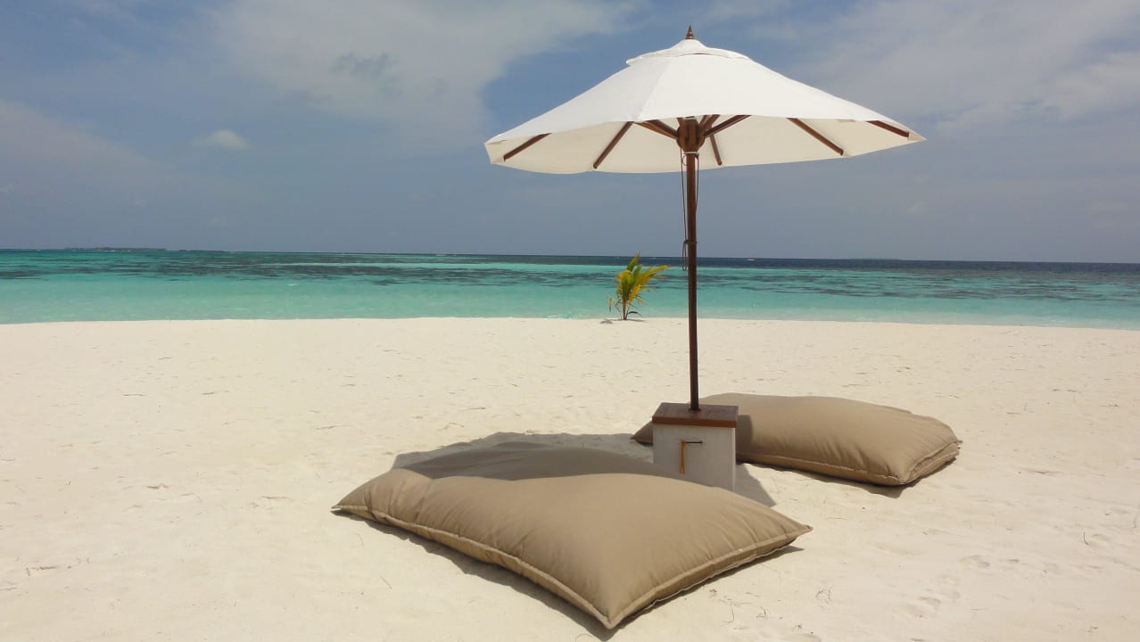 Strand Mirihi Island Resort