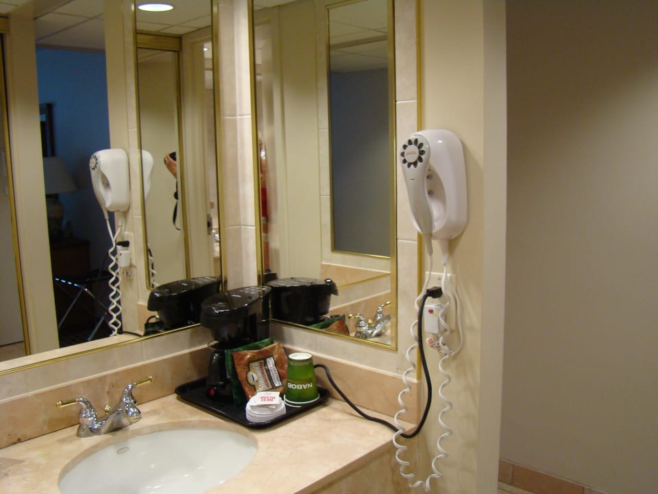 Aneks gospodarczy z czajnikiem, deską do prasowania Holiday Inn Niagara Falls