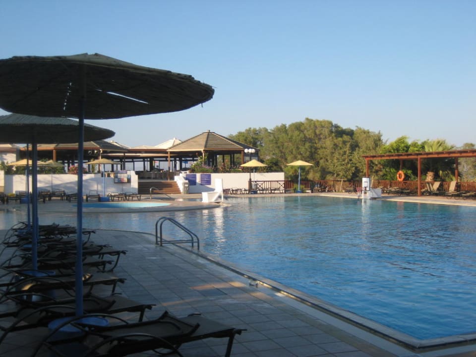 Hauptpool Apollonia Beach Resort & Spa