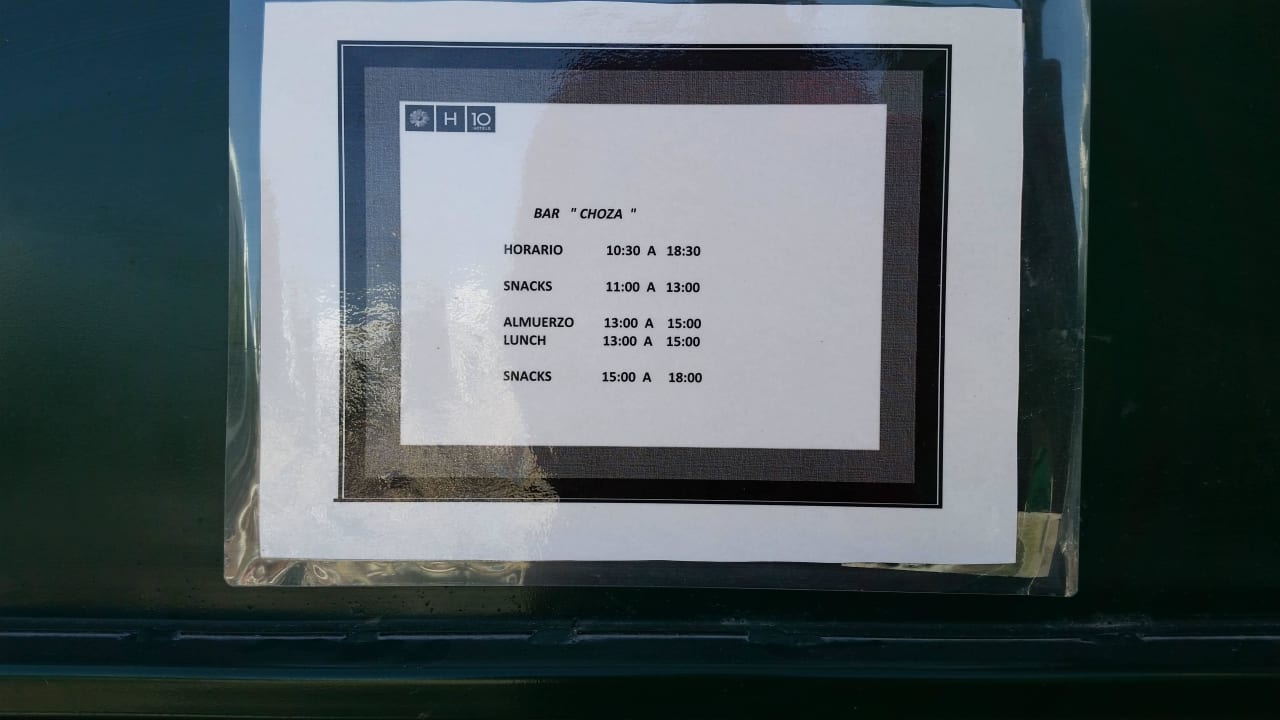 Poolbar H10 Ocean Suites