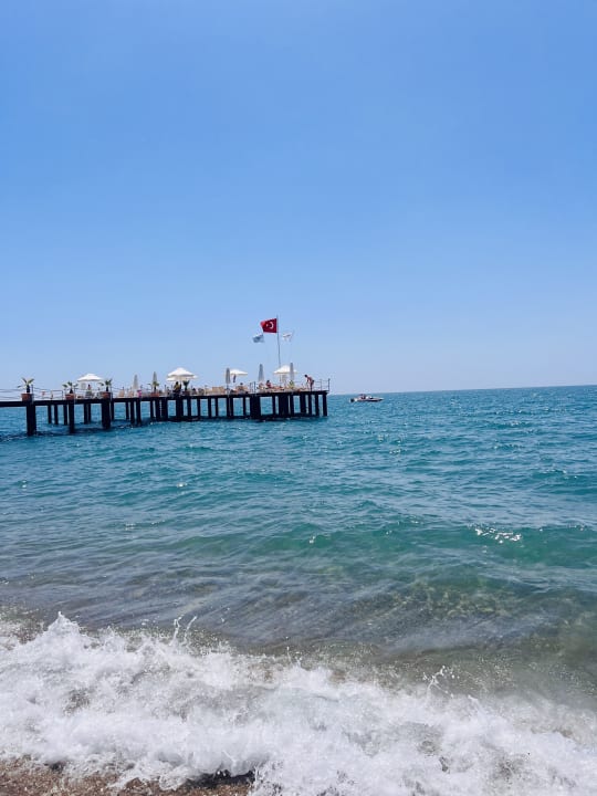 Strand Royal Wings Hotel