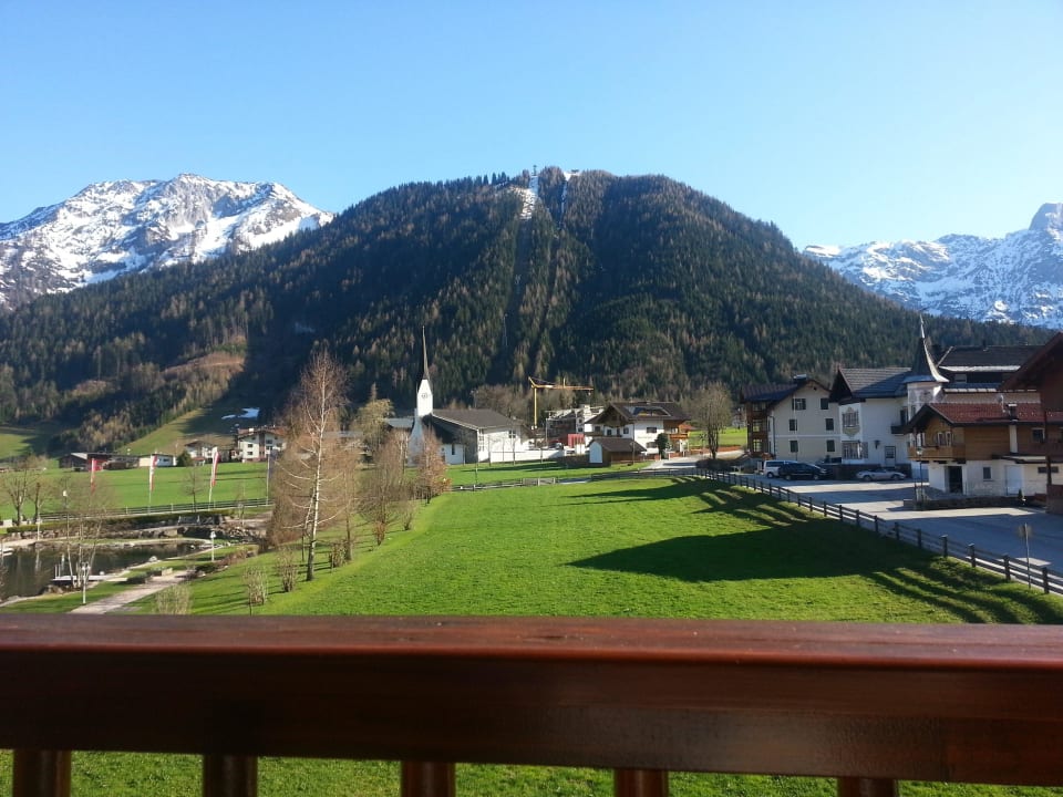 Ausblick vom Balkon im 2. Stock Verwöhnhotel Kristall