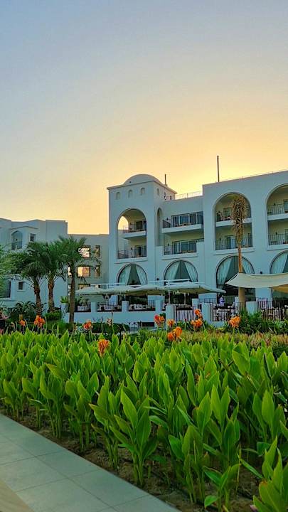 Gartenanlage Serry Beach Resort