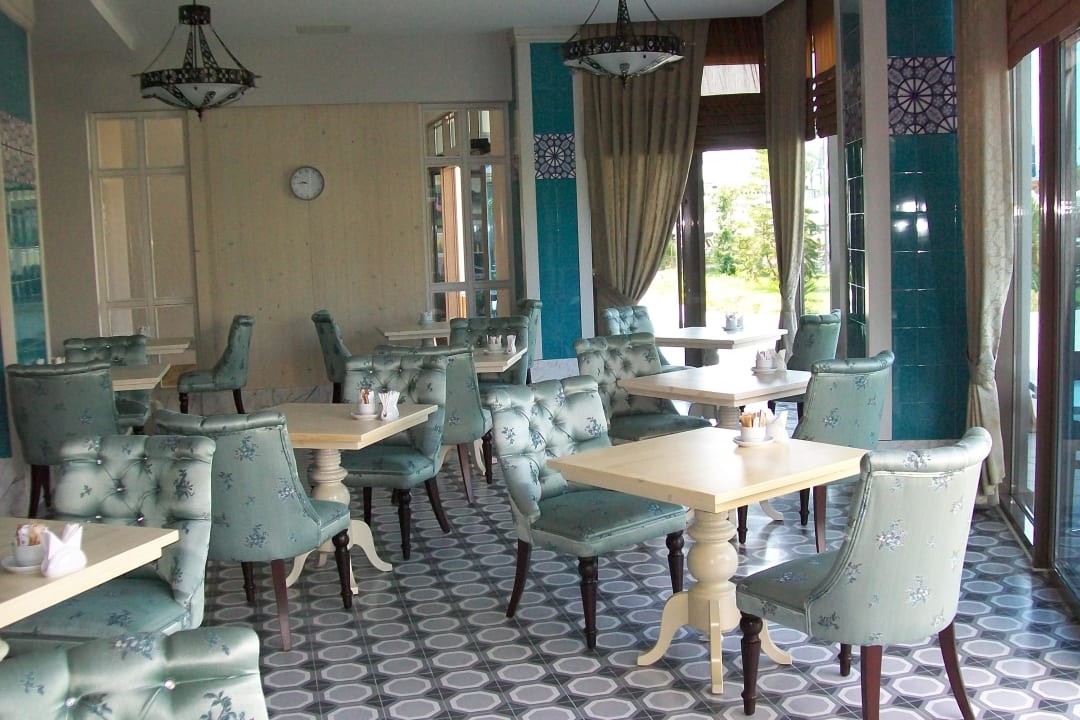 Cafe Commodore Elite Suites & Spa - Adults only