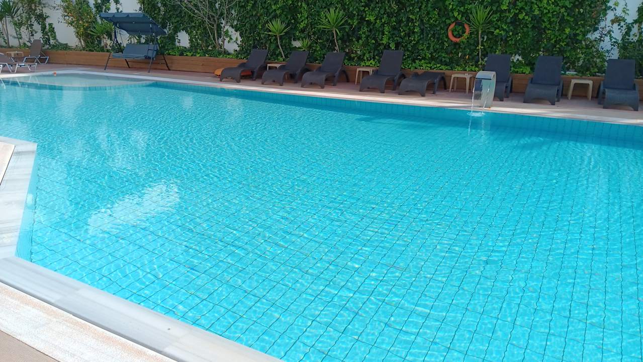 Pool Porto Plazza Hotel