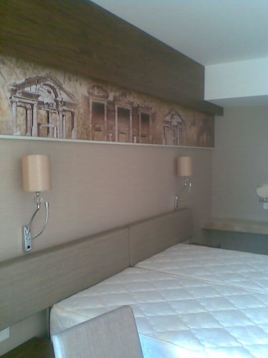 Bett Commodore Elite Suites & Spa - Adults only