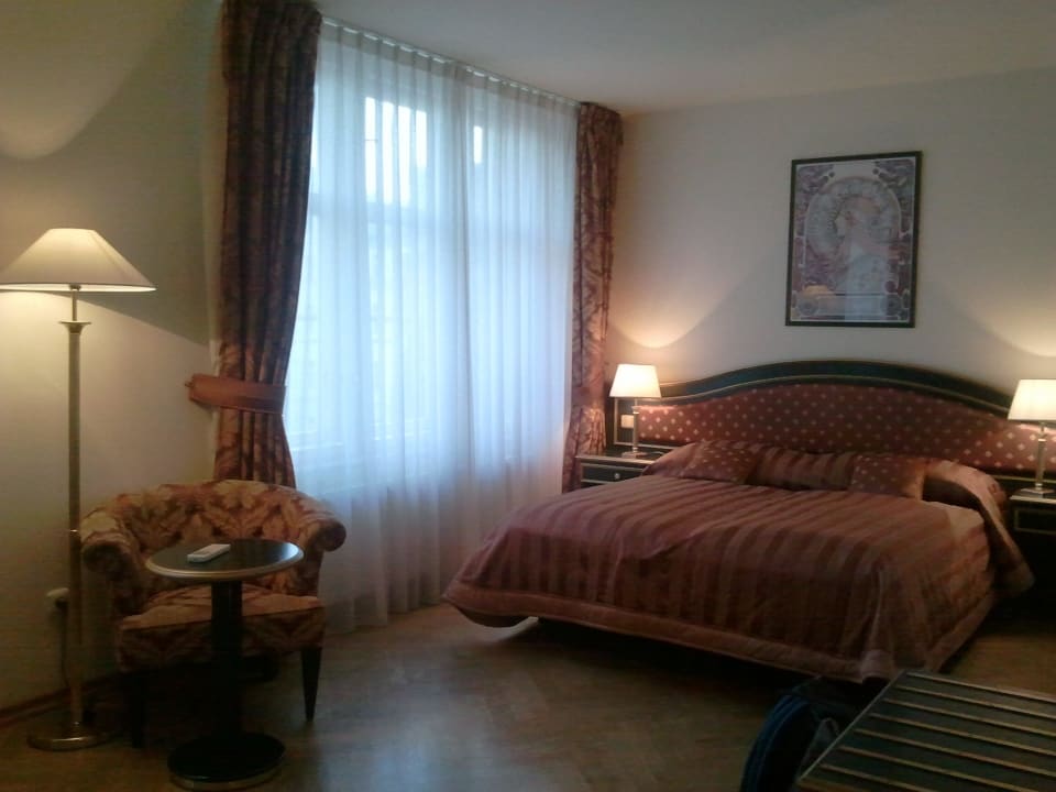 Geräumiges Zimmer Hotel Elysee