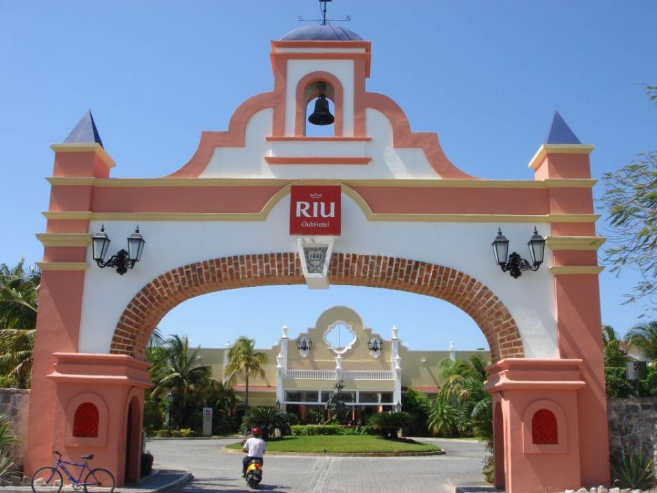 Brama wjazdowa Hotel Riu Tequila