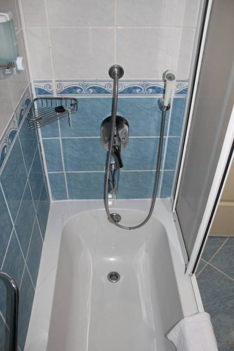 Badezimmer mit Wanne Grand Seker Hotel