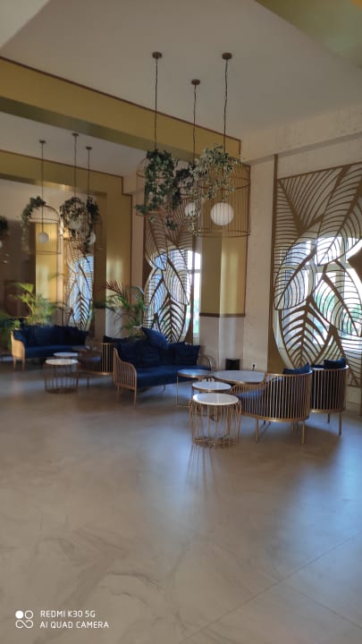 Lobby Hotel Thalia Unique