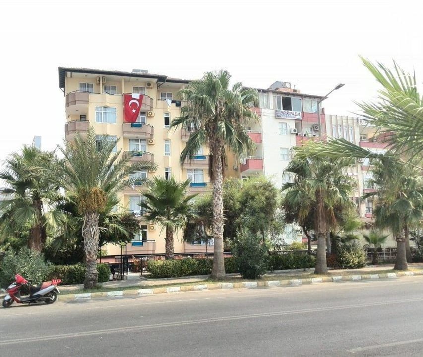 Blick vom Strand aus Semt Luna Beach Hotel