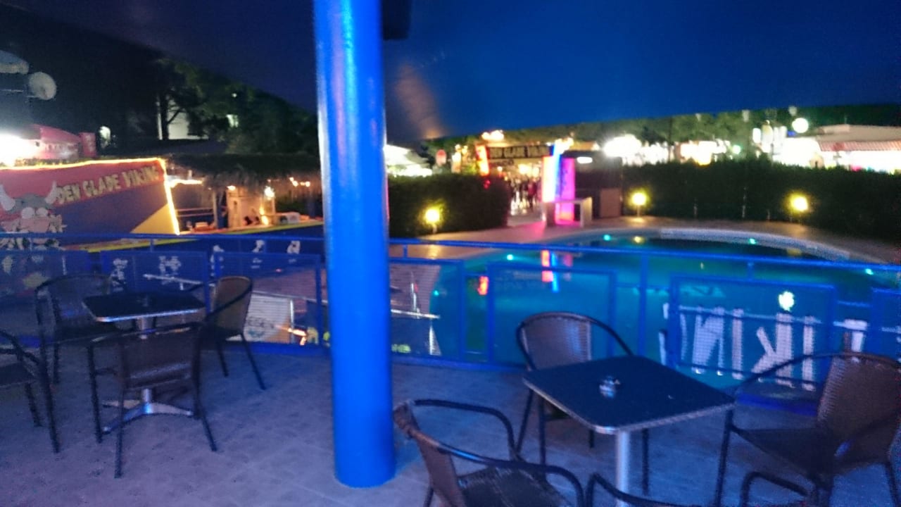 Pool Party Hotel Golden Sands - Adults only