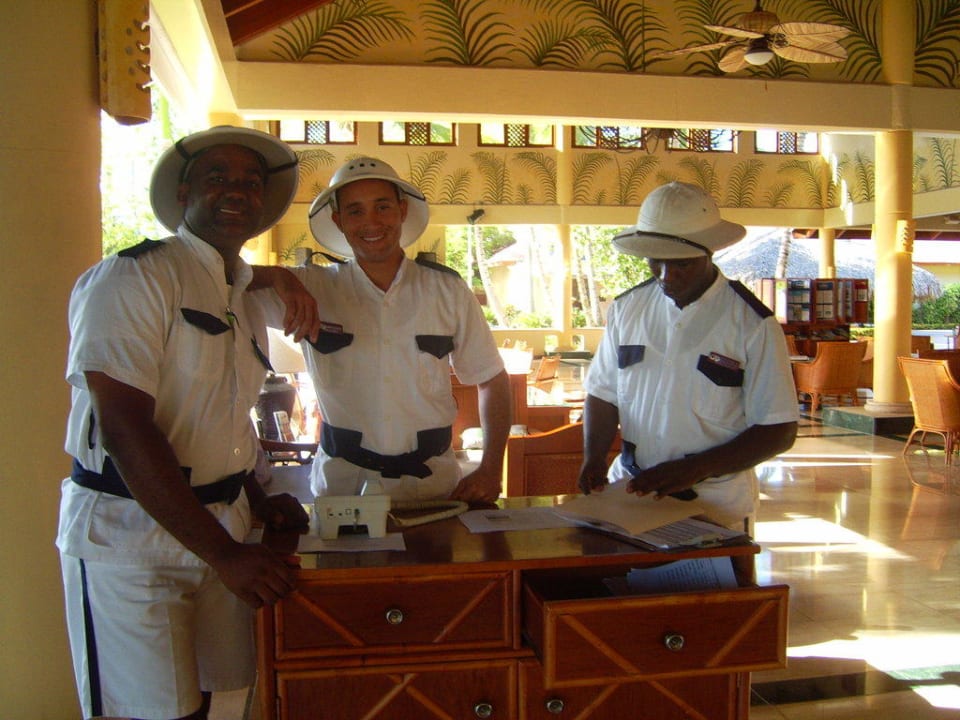 Die netten Lobbyboys Hotel Grand Palladium Palace Resort, Spa & Casino