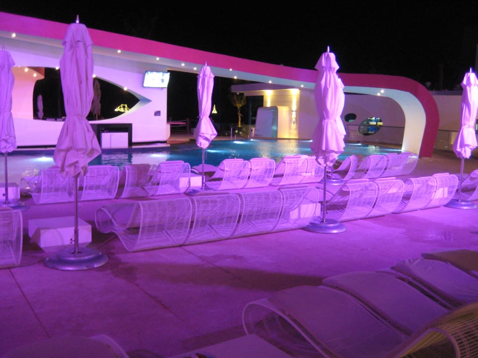 Pool Temptation Cancun Resort - Adults only