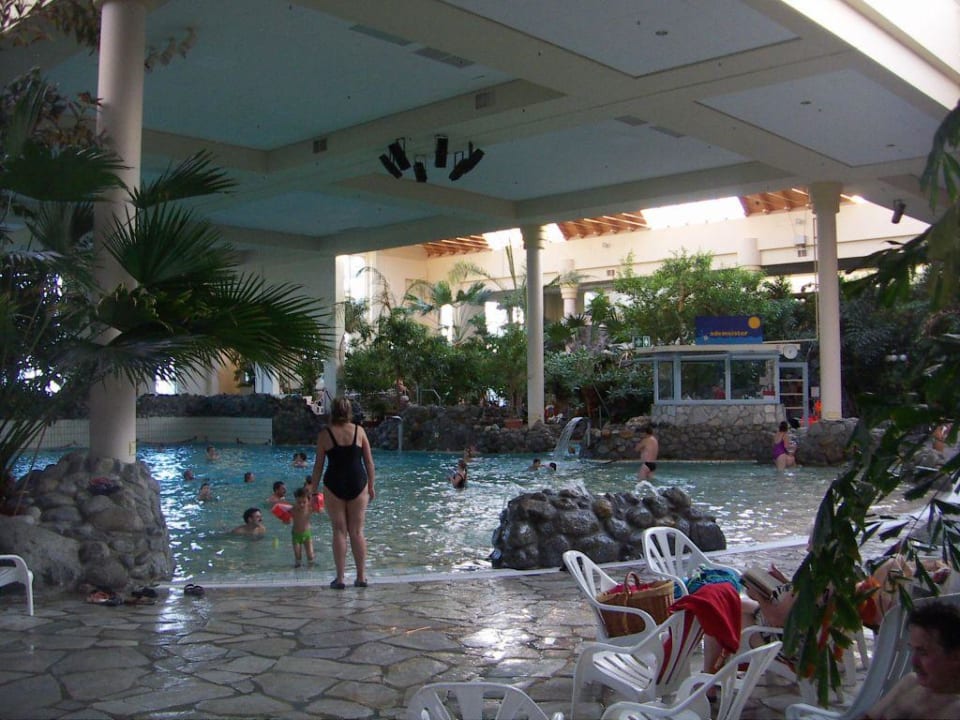 Schwimmbad im Marketdome Center Parcs Park Hochsauerland