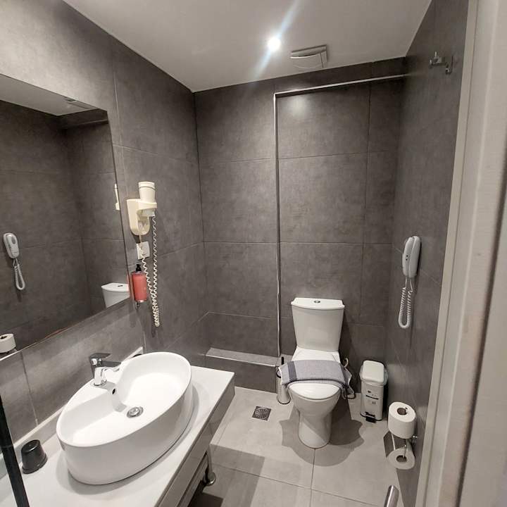 Zimmer CNic Gemini Hotel