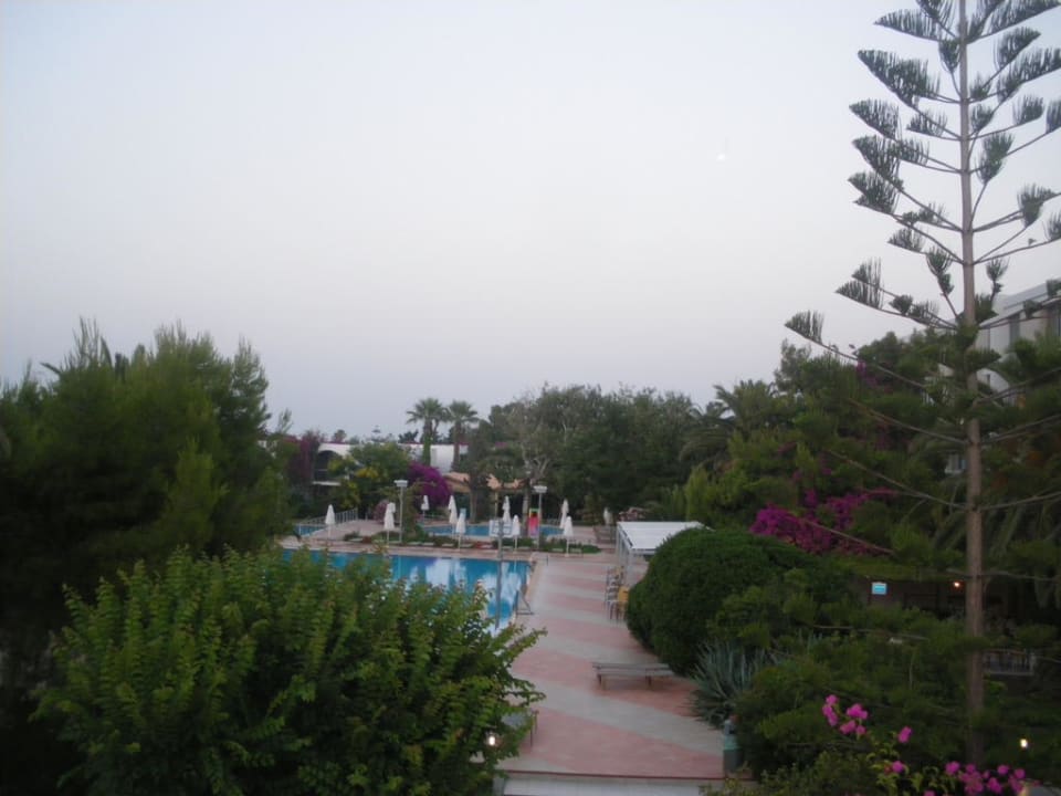 Blick von der Bar auf der Dachterrasse Caravia Beach Hotel