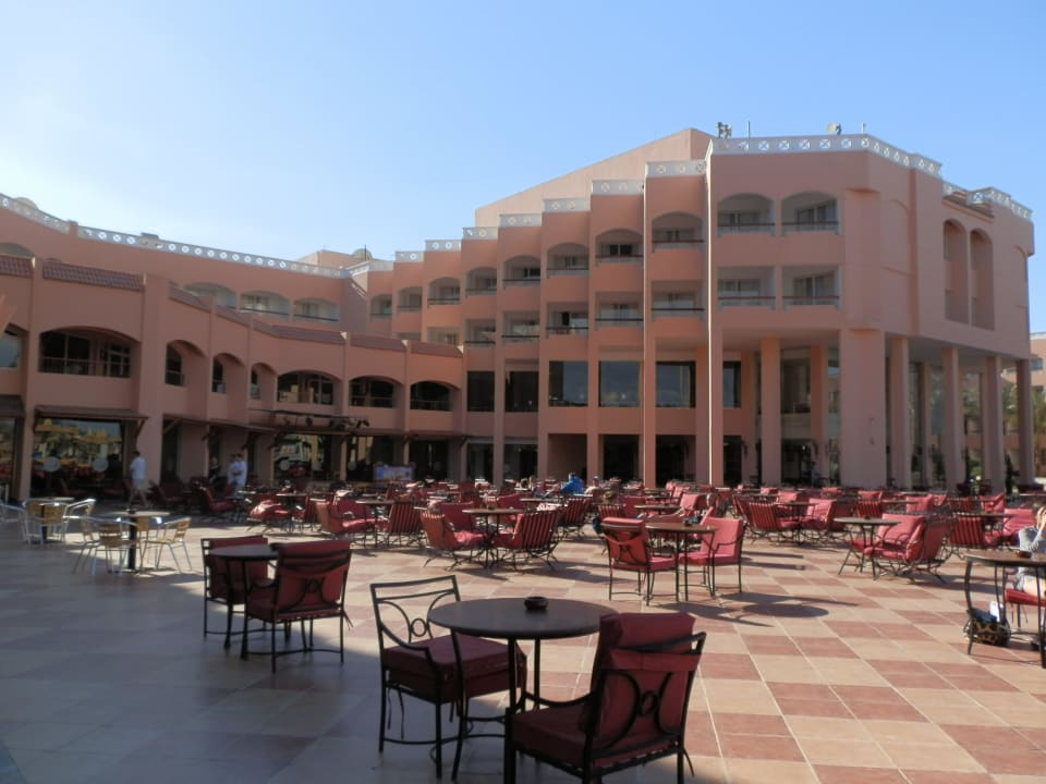 Innenhof Beach Albatros Resort