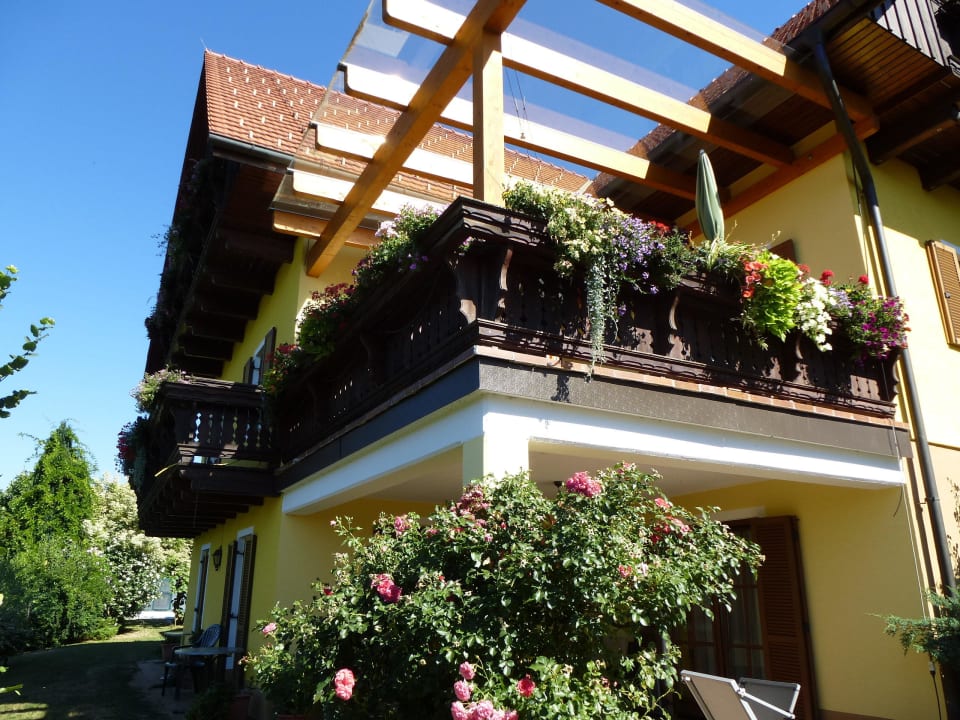 Blick auf die Frühstücksterrasse Pension Haus Langmann