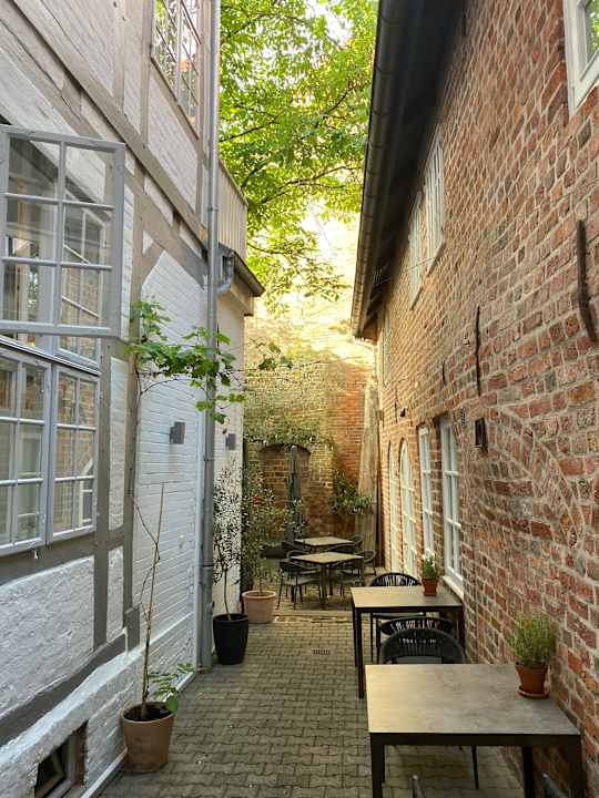Gartenanlage Hotel Einzigartig - Das kleine Hotel im Wasserviertel