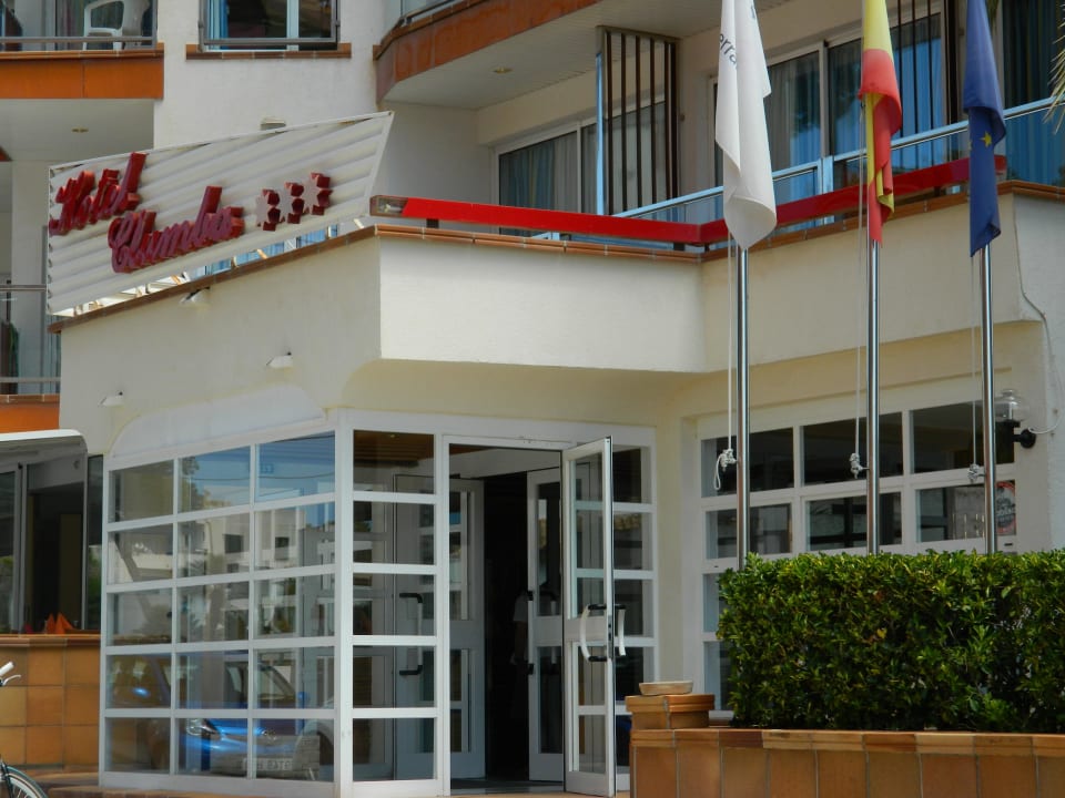 Das Hotel! Macht doch 'nen guten Eindruck oder? Hotel Clumba