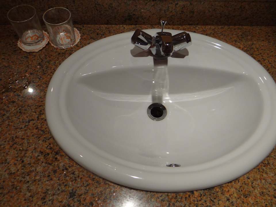 Nur heißes Wasser und ohne Stöpsel Pickalbatros Alf Leila Wa Leila Resort - Neverland Hurghada