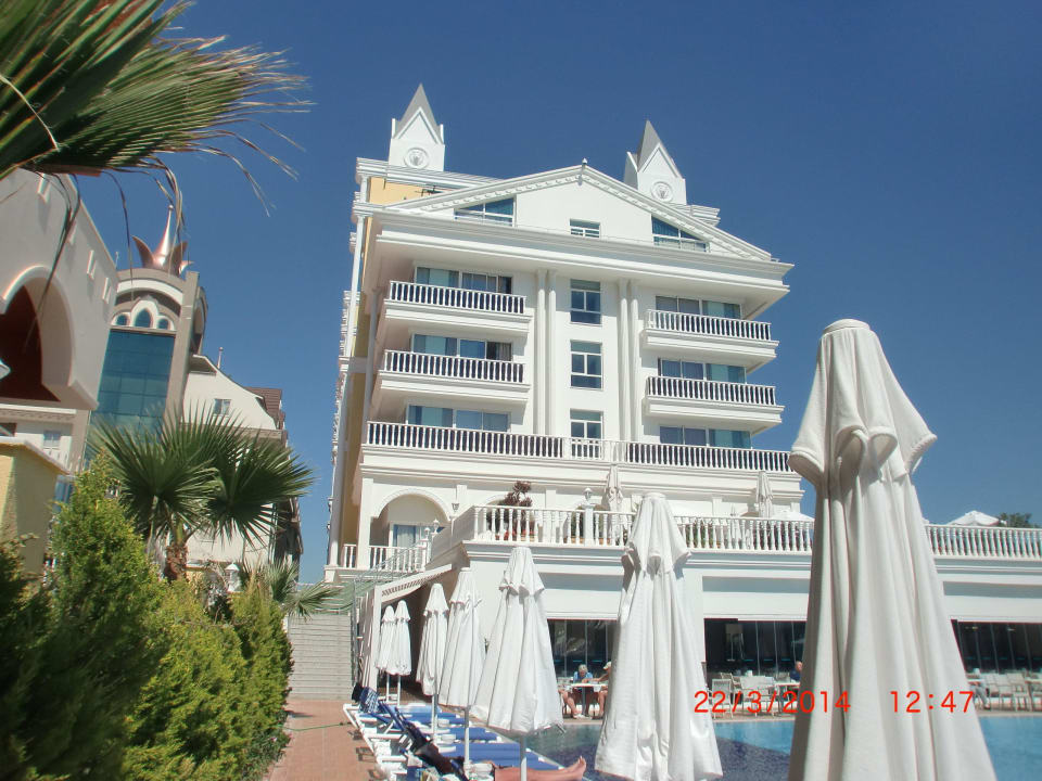 Ebenso Dream World Resort & Spa