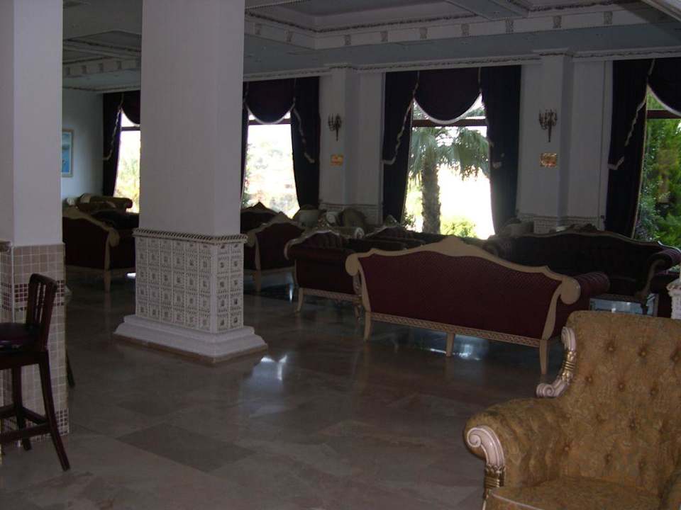 Lobby Larina Resort Spa & Hotel